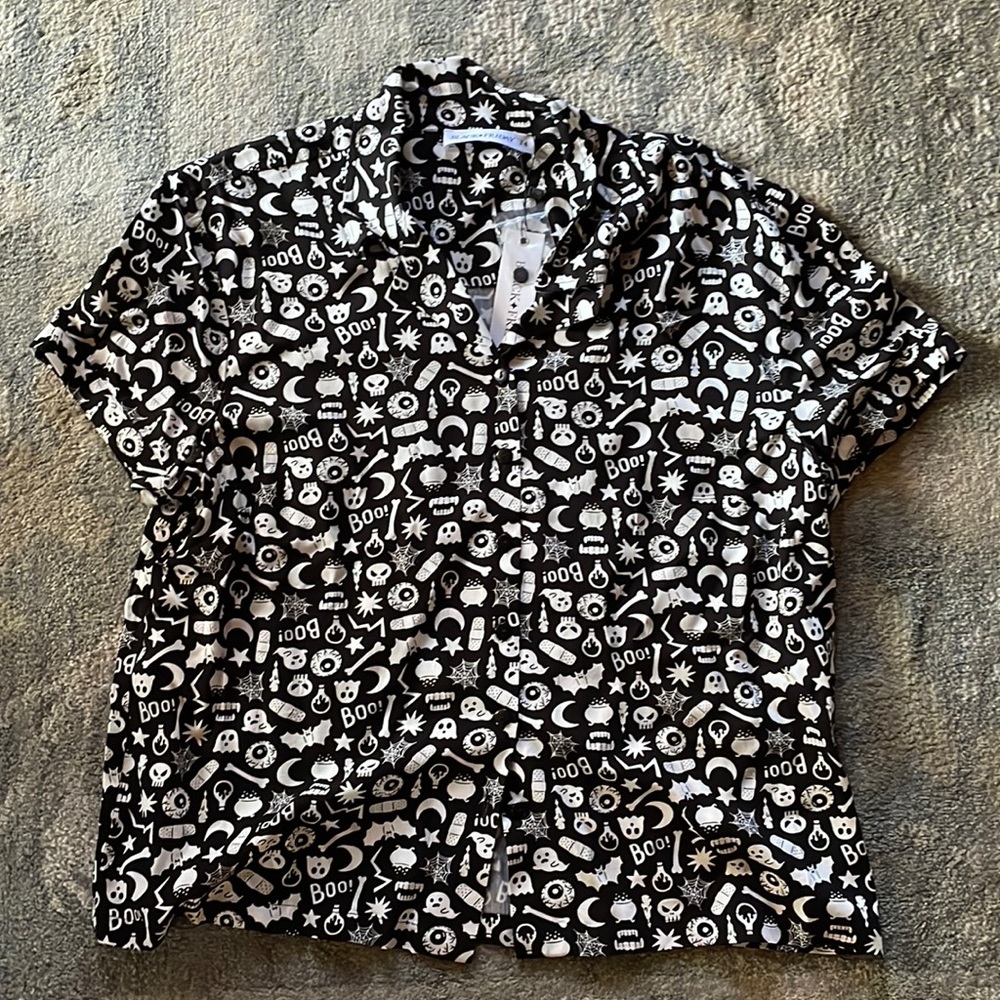 NWT ModCloth Halloween Spooky Short Sleeve Button Down in Women’s 14